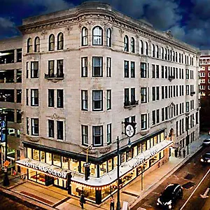 hotel-napoleon-an-ascend-hotel-collection-member.memphishotelsnow.com/